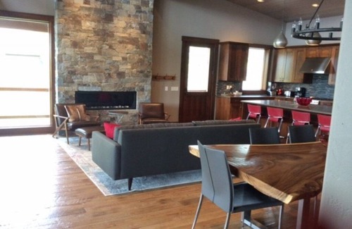 Eureka Casa | Luxury Cabin Wilderness Club Montana