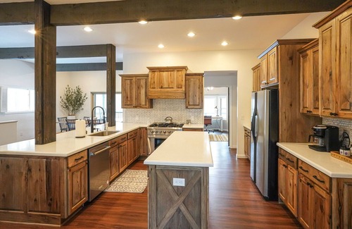 Show Low Cabina | LUXURY CABIN WITH AC- 6 BED 3 BATH VILLA IN THE WOODS ON 3 ACRES- SLEEPS 16