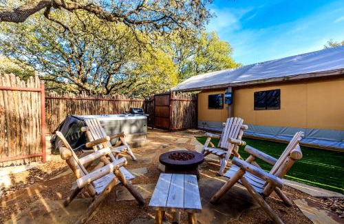 Ingram Otro | Luxury Cabin, with Hot-Tub Access in Ingram, Texas for Relaxing Weekends Away