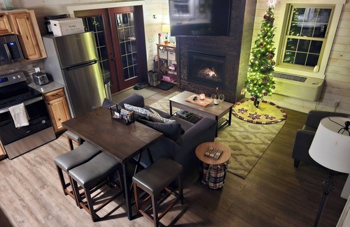 Ohiopyle Cabina | Luxury Cabin with Hot Tub Spa adjacent to 16,000 Acres of Gamelands