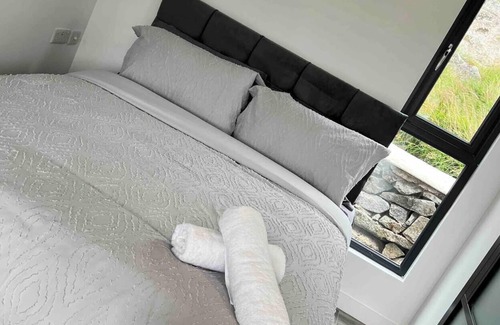 Newry Cabina | Luxury Cabin with Private Hot Tub 1