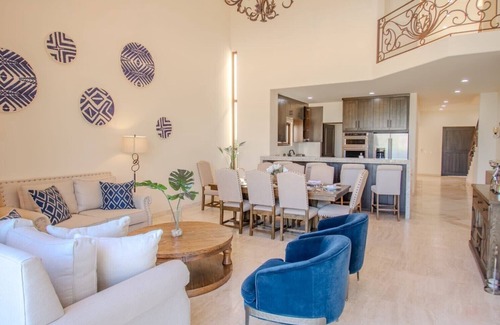 Los Cabos Villa | Luxury Cabo Villa with Private Pool, Rooftop Hot Tub & Full-Service Amenities
