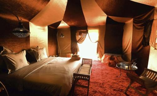 M'Hamid El Ghizlane Otro | Luxury Camp By DAR AZAWAD