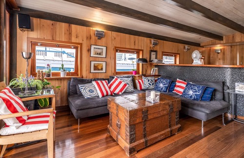 Canary Wharf Alquiler De Eote | Luxury Canary Wharf House Boat Room 1