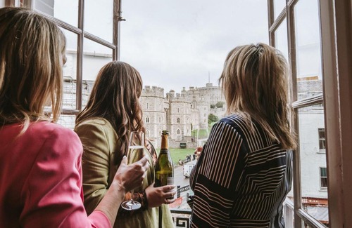 Windsor City Centre Apartamento | Luxury, Castle View Apartment! Free Spa , Windsor Town Centre