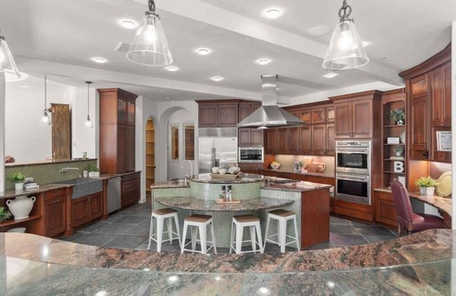 Davis Otro | Luxury Castle Villa at UC Davis