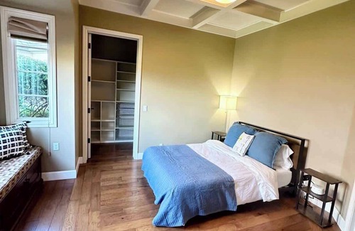 Davis Otro | Luxury Castle Villa at UC Davis