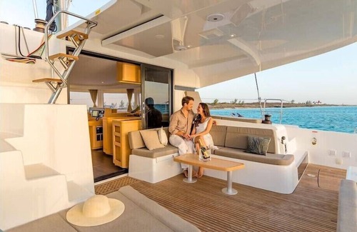 Babin Kuk Alquiler De Eote | Catamaran Lagoon de lujo 42, islas de Dubrovnik a Split, aire acondicionado y generador
