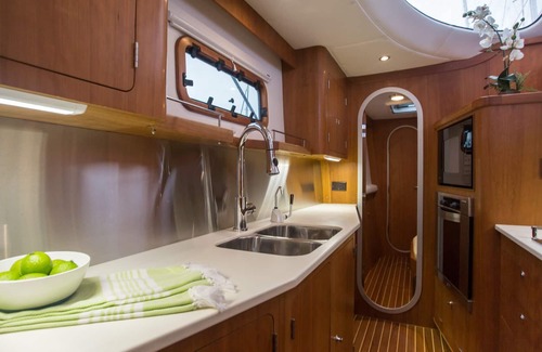 Pasadena Alquiler De Eote | Luxury Catamaran Liveaboard