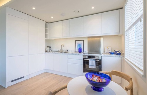 Cambridge Apartamento | Luxury Central Apt - Riverside Views + Parking!
