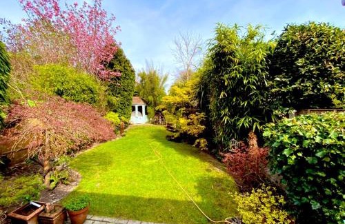 Trafford Casa | Luxury Central Hale living