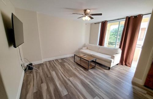University City Apartamento | -Luxury central, spa and pool LJ condo