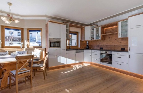 Kitzbuehel Chalet De Esquí | Exclusive CHALET WEINBERG - almost 300 m2 of living space for up to 14 people