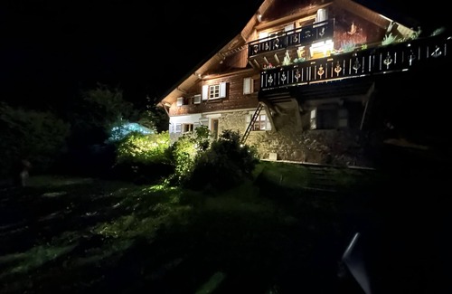 Megeve Chalet De Esquí | Chalet de lujo a 2 minutos de los remontes de esquí - esquí de vuelta a los pies!