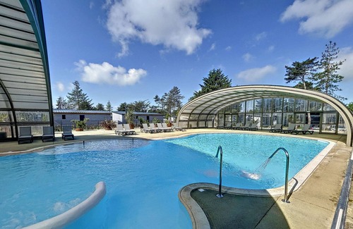 Jullouville Chalet De Esquí | Chalet de lujo en Jullouville: piscina climatizada, 6 plazas, WiFi, cerca de la playa