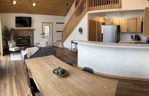Rome Chalet De Esquí | Luxury Chalet on the Pines Golf Course!