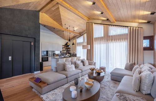 Courchevel Chalet De Esquí | Chalet moderno con jacuzzi y ascensor, cerca del centro y de pistas en Courchevel