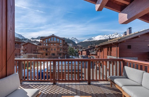 Courchevel Chalet De Esquí | Chalet moderno con jacuzzi y ascensor, cerca del centro y de pistas en Courchevel
