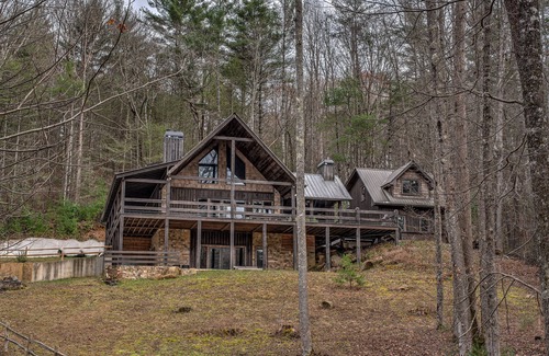 Cherry Log Chalet De Esquí | Luxury chalet with pool