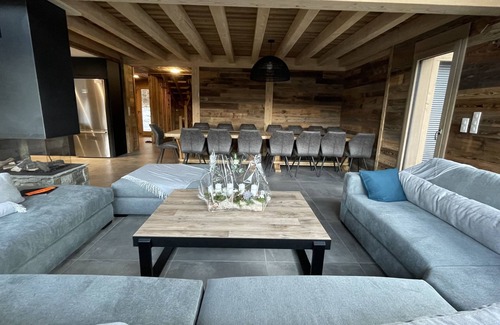 Travexin Chalet De Esquí | Luxury chalet with SPA area and 90 m2 room for family celebrations,