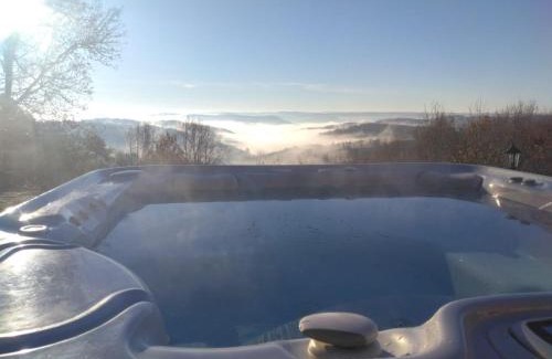 Beynac-et-Cazenac Villa | Luxury Chateau w. pool & hot tub in Dordogne
