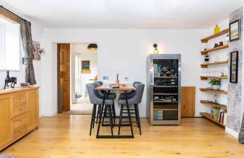 Charlton Kings Casa | Luxury -chelt Walking-2bed-long Stays-parking