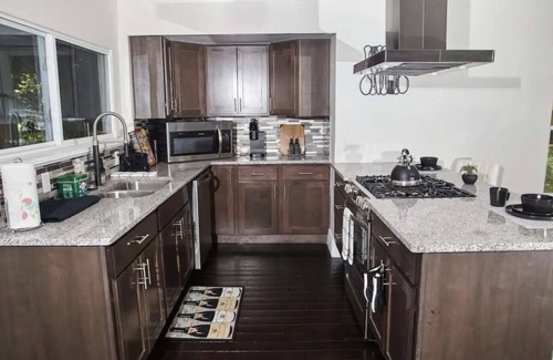 Covington Casa | Luxury Cincinnati City View Home
