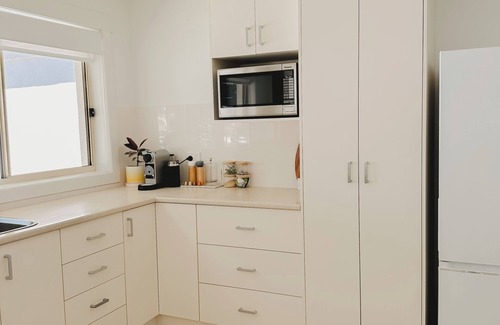 Warrnambool Casa | Luxury Coastal Home - Located in the CBD, close to train station and hospital
