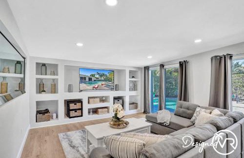 Pompano Beach Casa | Luxury Coastal Home Quiet Area w Pool Near Beach