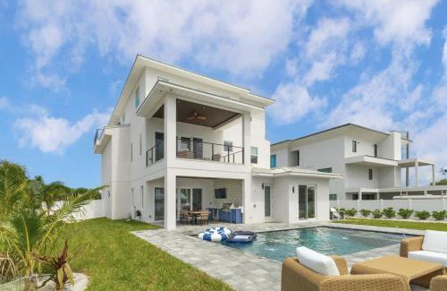 Cocoa Beach Casa | Luxury Cocoa Beach Oceanview Beach House Heated Private Pool, Spa & Beach Access Sleeps 12