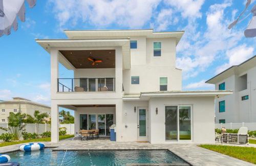 Cocoa Beach Casa | Luxury Cocoa Beach Oceanview Beach House Heated Private Pool, Spa & Beach Access Sleeps 12