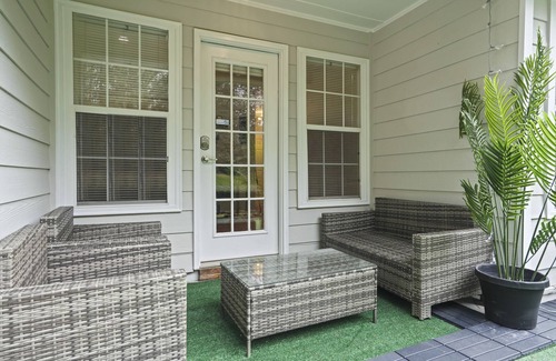Lawrenceville Casa | Luxury, Comfort & Serenity!
