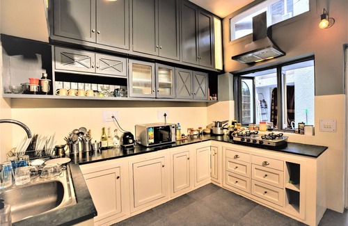 Green Park Casa | Luxury, comfortable and peaceful with free parking