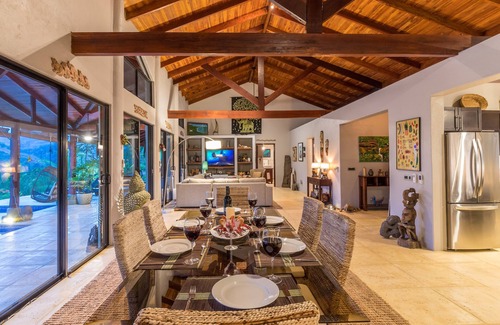 Dominical Casa | Tarifas descontadas introductorias Lujo y confortable Casa Vista excepcional del valle