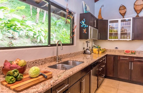 Dominical Casa | Tarifas descontadas introductorias Lujo y confortable Casa Vista excepcional del valle