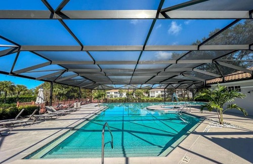 Calusa Bay North Apartamento | Luxury Condo, 90-day MINIMUM STAY -LESS DECLINED!, Gated, 4 mi Vanderbilt Beach