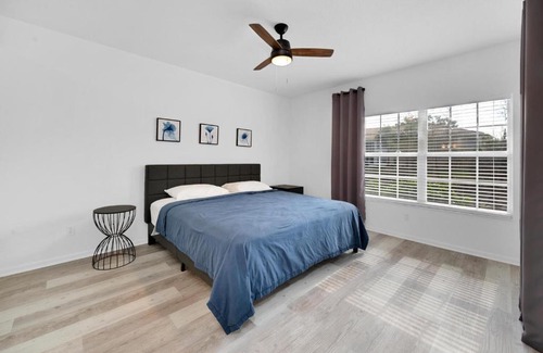 Calusa Bay North Apartamento | Luxury Condo, 90-day MINIMUM STAY -LESS DECLINED!, Gated, 4 mi Vanderbilt Beach