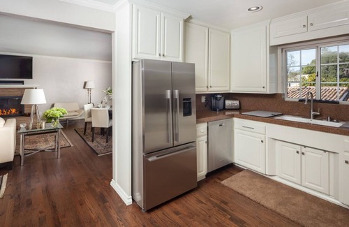 Old Town Historic District Condominio | Luxury Condo Downtown San Luis Obispo & Garage A/C & Pool