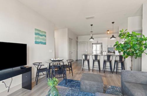 East Ybor Apartamento | Luxury Condo in Ybor City Tampa w/Pool access
