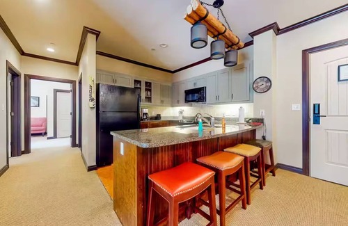 Stratton Mountain Condominio | LUXURY CONDO l 2 EN SUITES l FALL FOLIAGE l POOL & HOT TUB