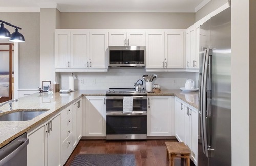 Stratton Mountain Condominio | Condominio de lujo 3HAB / 2bth con estanque de patinaje sobre hielo, piscina climatizada, Walk To Lift y Village