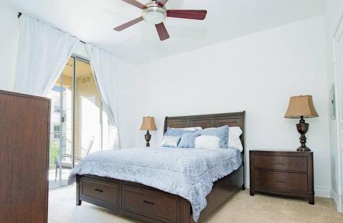 Airport Area Apartamento | Luxury condo near Irvine Business & UCI Hospital