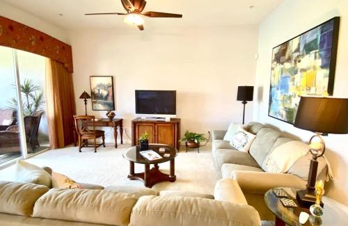Imperial Golf Estates Apartamento | Luxury condo near Wiggins pass beach & park