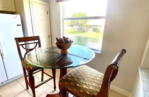 Imperial Golf Estates Apartamento | Luxury condo near Wiggins pass beach & park