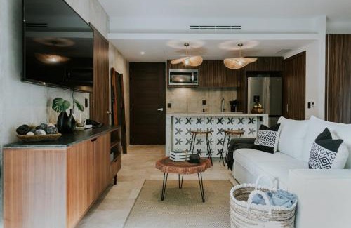 Playa Paraiso Apartamento | Luxury Condo on Cenote near centro of Tulum