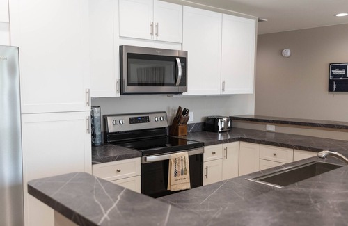 Caseville Condominio | Luxury Condo Overlooking Marina