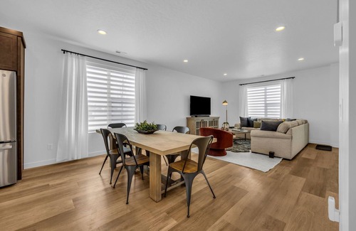 Mountain Green Condominio | Luxury Condominium 8 Miles from Snow Basin Sleeps 10