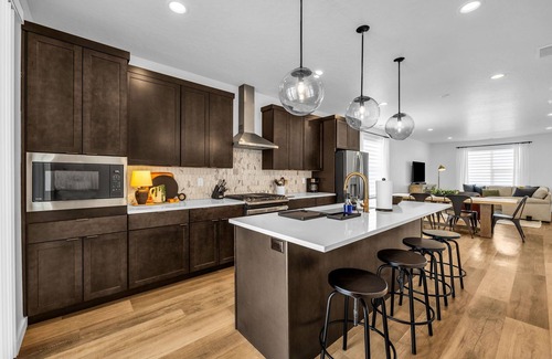 Mountain Green Condominio | Luxury Condominium 8 Miles from Snow Basin Sleeps 10