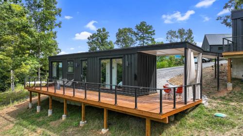 Young Harris Casa | Luxury Container Hammock, Fire Pit Pool