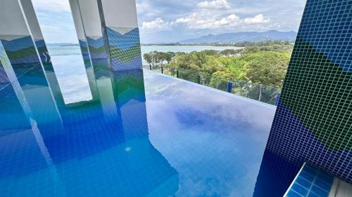 Likas Apartamento | Luxury, Cosy Seaview 1 bed Suite near SICC, Cuckoo
